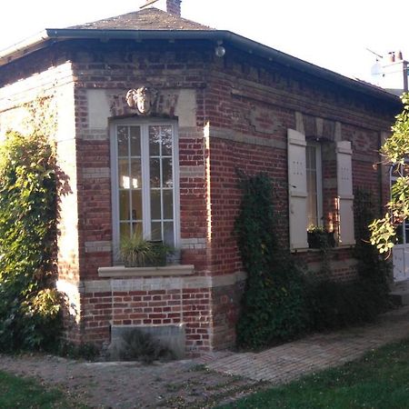 Le Jardin Des Ecureuils Hotell Demuin Exteriör bild
