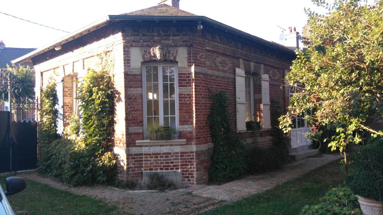 Le Jardin Des Ecureuils Hotell Demuin Exteriör bild
